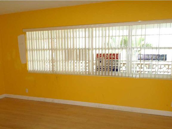 3rd image of 1450 NE 170th St APT 207