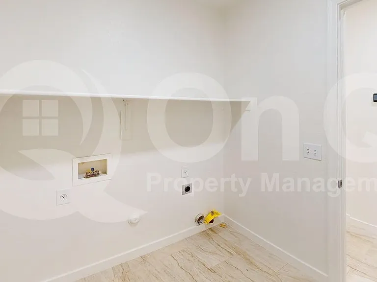 2574 W Southern Star Dr — Photo 17