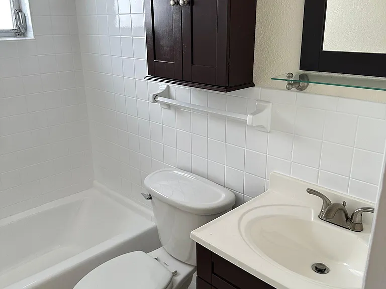616 Lucerne Ave #5 — Photo 3