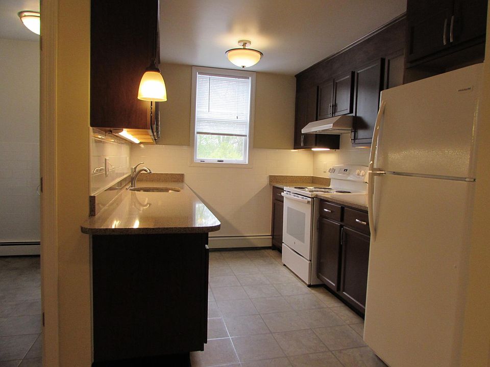 1st image of 158 Anstice St APT 4