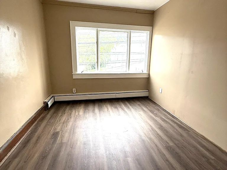 735 Main St #2 — Photo 8