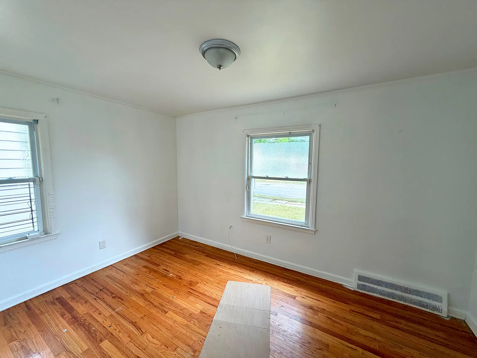 3 bed, 1000 sqft, $1,550 — Photo 4