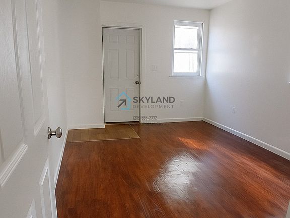 5th image of 6043 Vine St #1