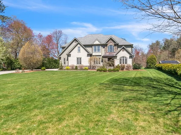 43 Stevenson Ln, Agawam, MA 01001