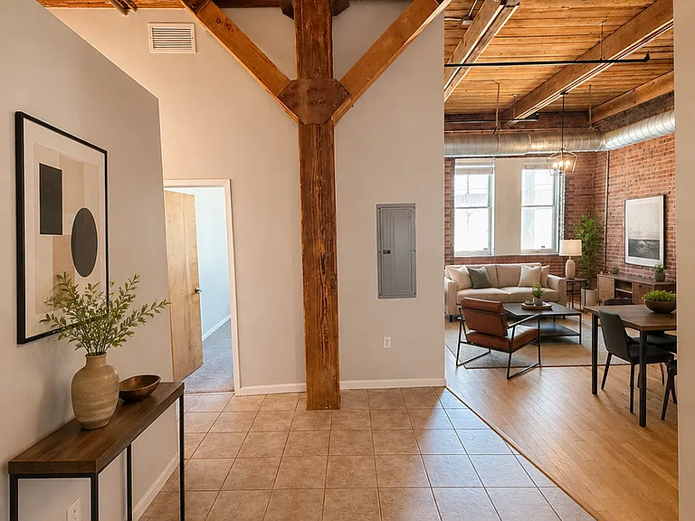 2820 Detroit Ave — Photo 5