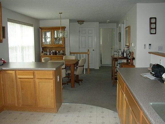 Kitchen & Dining Area