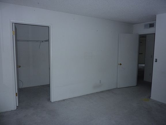 3rd image of 636 Yacht Harbor Dr Unit 101
