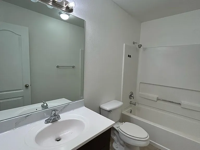 2407 Moonlight Ln #3 — Photo 7