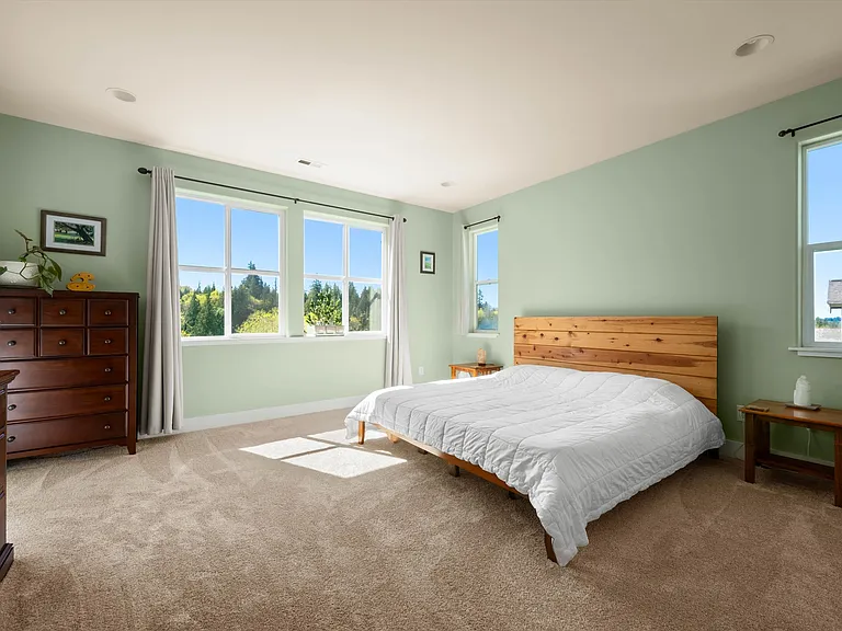 1230 Geneva Hills Rd — Photo 3
