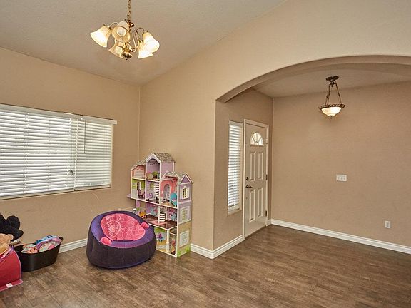 5th image of 11427 Shangri La Ave