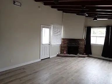 123 N Waverly St — Photo 2