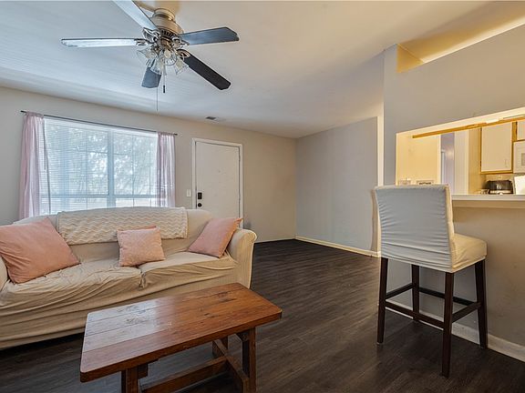 5th image of 102 Calhoun St Unit 112