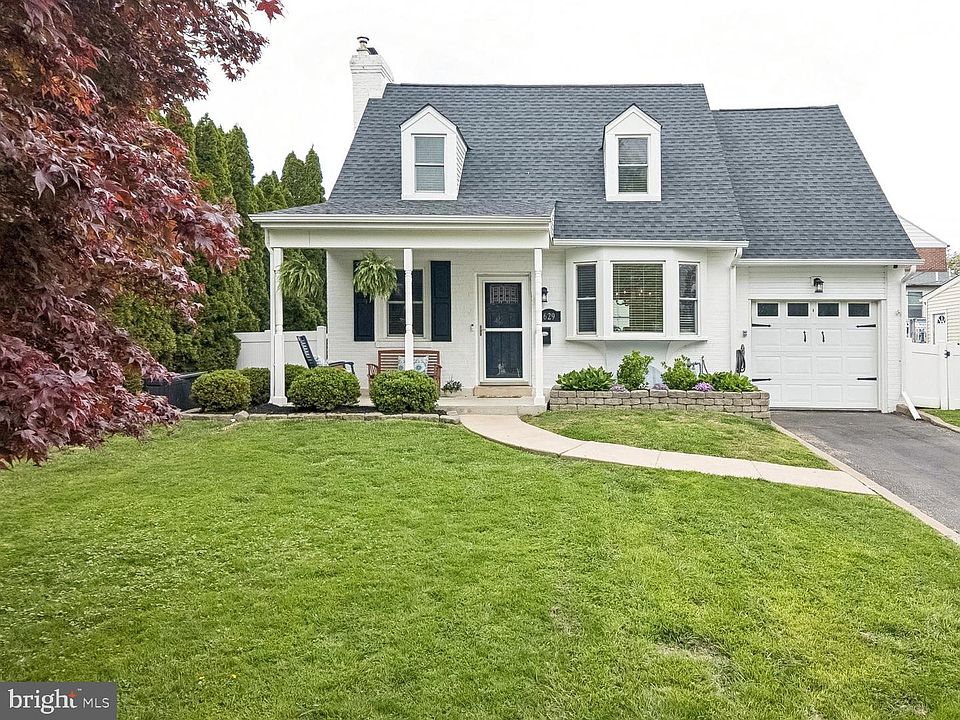 1st image of 629 Willowbrook Rd