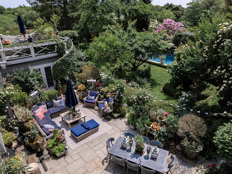 12 Huntington Ln — Photo 6