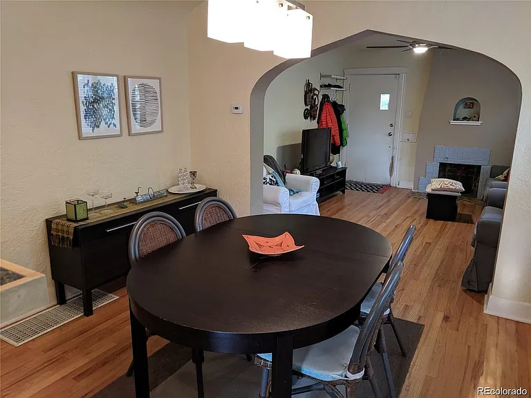 1425 Dexter St — Photo 9