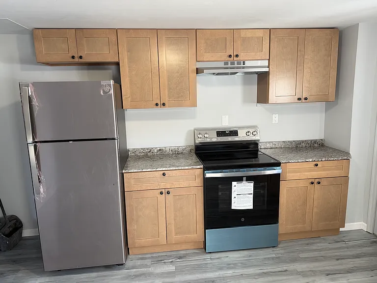 1110 Broadway Ave — Photo 6