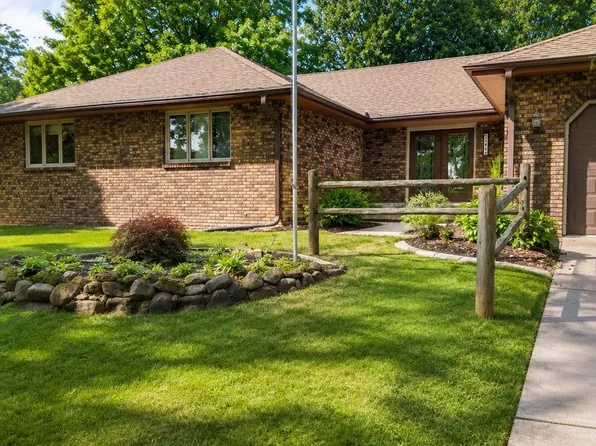 1414 Red Cloud Ln, Madison, WI 53704