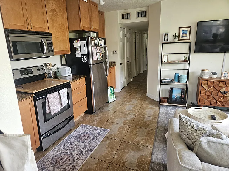 220 6th Ave N #6 — Photo 5