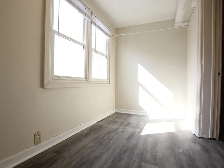 47 Louisa St #47A — Photo 9