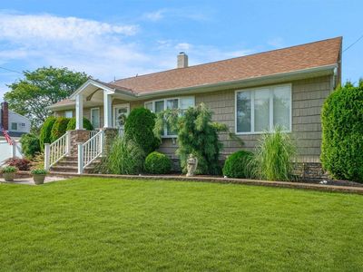 26 W Belle Terre Avenue, Lindenhurst, NY, 11757