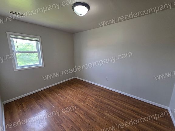 4th image of 3934 Carey St #3