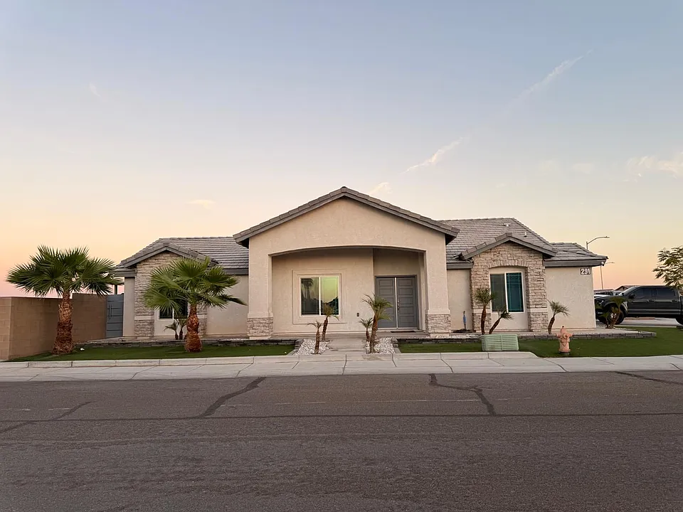 291 N Bruce Jackson Pl