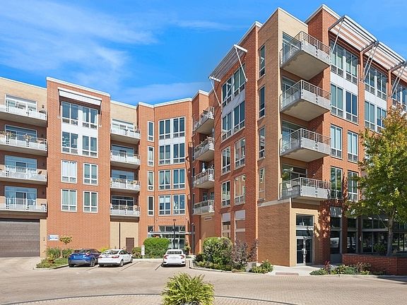 2nd image of 4846 N Clark St APT 204N