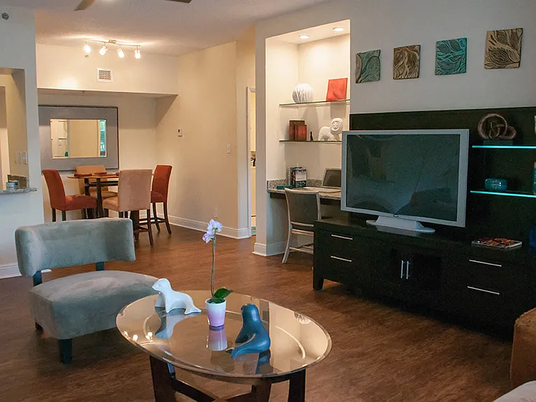 The Upton Apartments — Photo 11