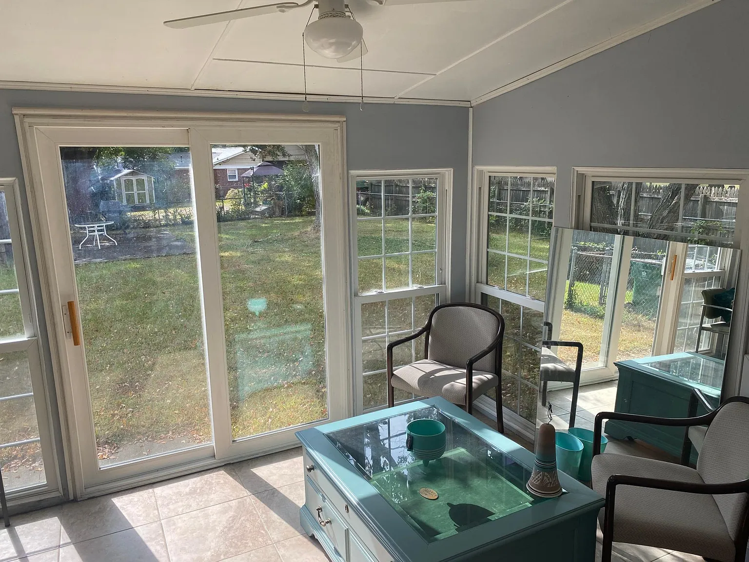 3 bed, 1.5 bath, 1200 sqft, $2,000 — Photo 2