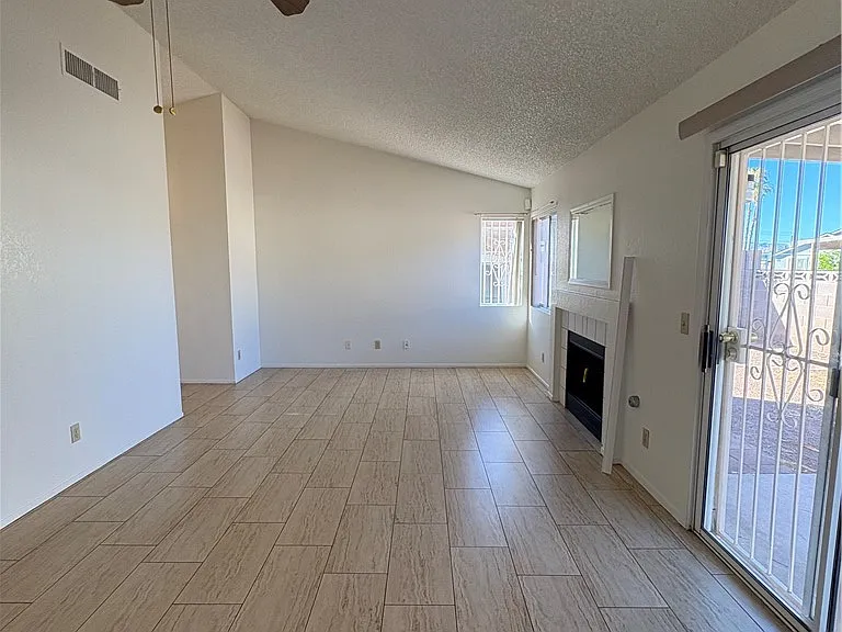 2004 Ullom Dr — Photo 15
