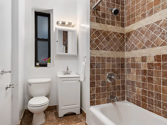 5th image of 305 E 88th St APT 3F