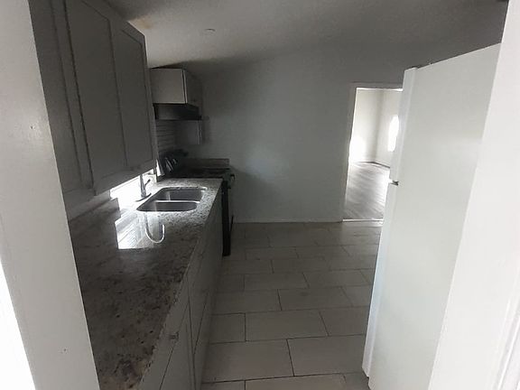 3rd image of 3004 Thelma St