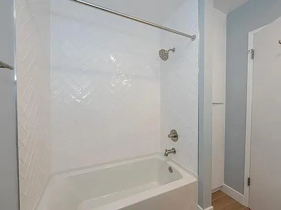 418 N Broadway #418.3 — Photo 11