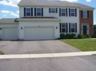 83 W Arden Ln, Round Lake, IL 60073