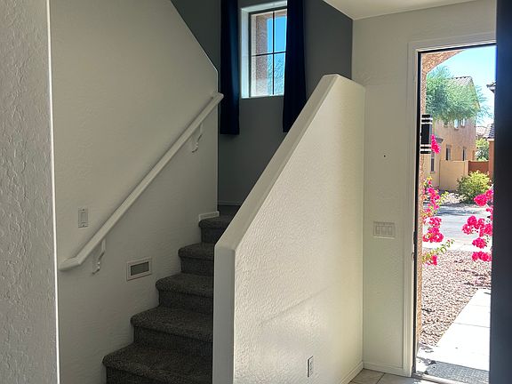 2nd image of 1546 E Jardin Pl