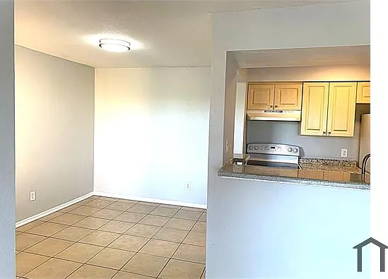 2929 Winkler Ave #1018 — Photo 6
