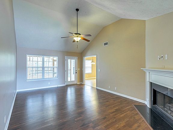 5th image of 738 Pantera Dr