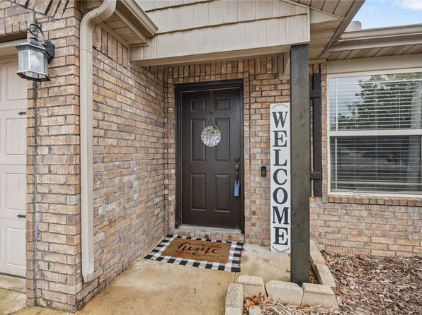 702 E Bonnie Ln, Rogers, AR 72758