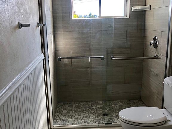 3rd image of 8725 Mellmanor Dr