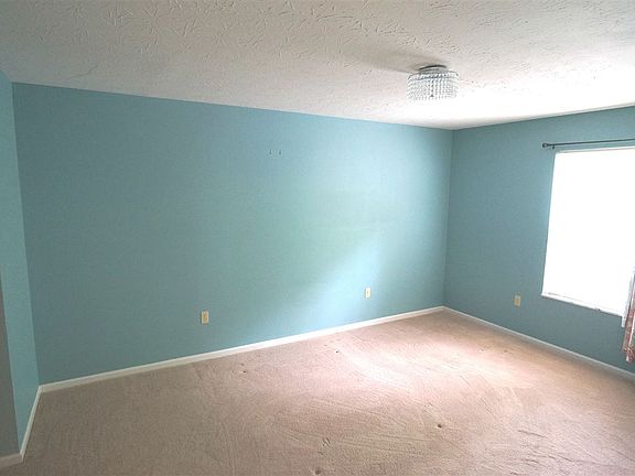 5th image of 196 Langshire Ct