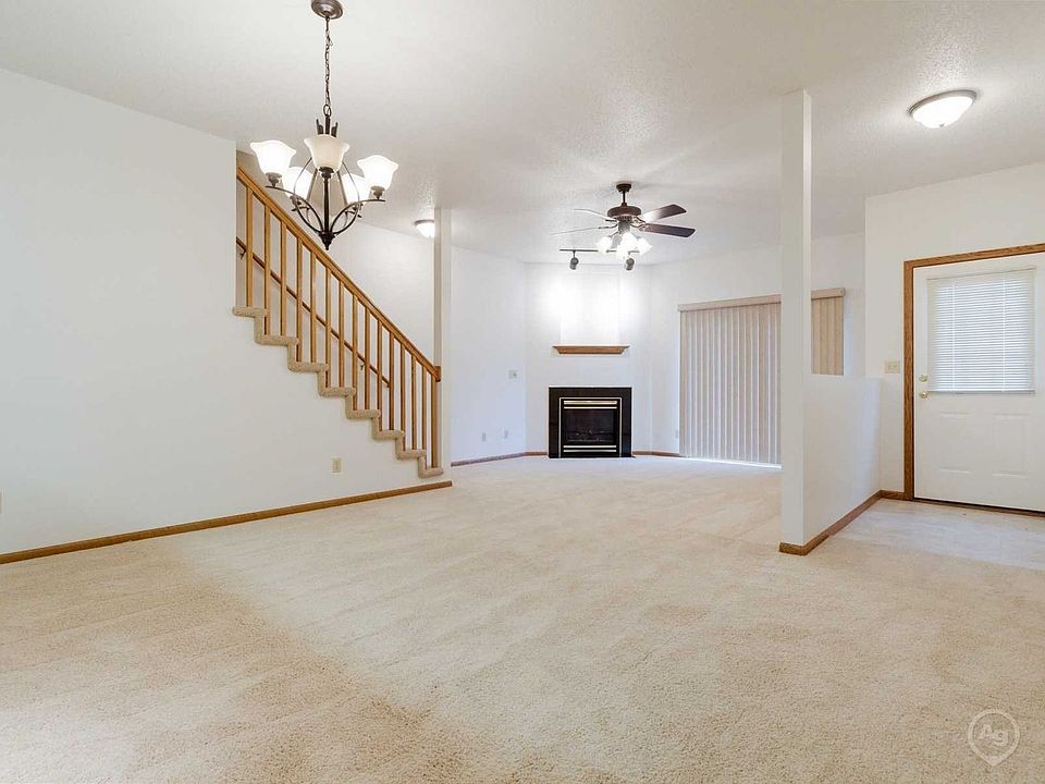1st image of 3207 23rd Ave S #6f1cd4044