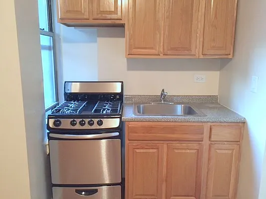 Rented by Avenues Real Estate | media 11