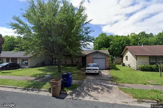 1st image of 203 E Pheasant Dr