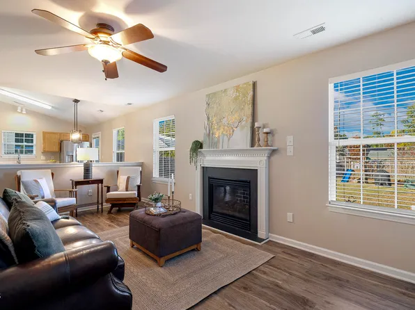 1753 E Ridge Heights Dr, Fuquay Varina, NC 27526