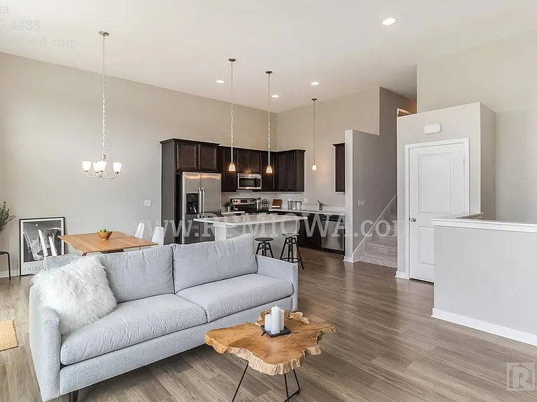 7902 Cottonwood Ln — Photo 9