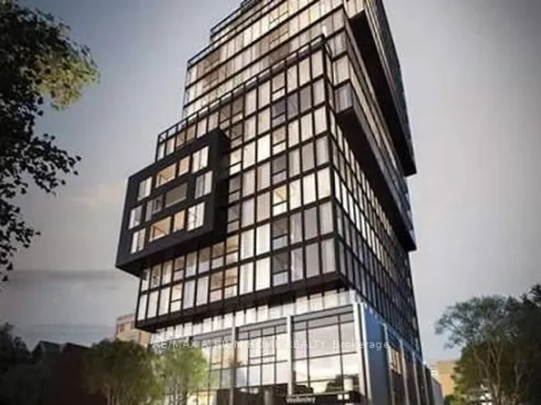 17 Dundonald St, Toronto, ON