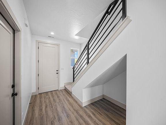 5th image of 1090 E Coyote Crest Dr