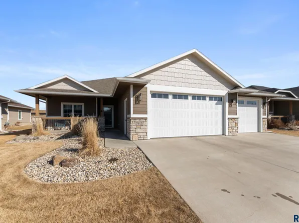 7913 E Norway Pine Trl, Sioux Falls, SD 57110