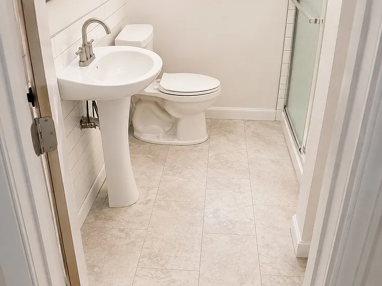 433 W Adams St — Photo 7