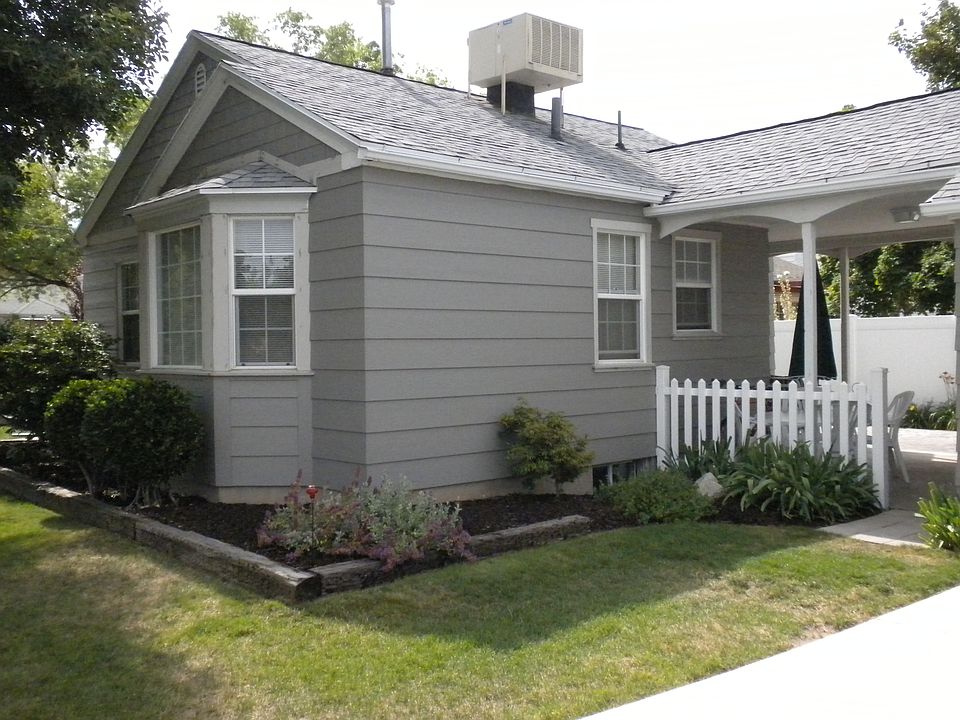 2nd image of 1680 E Hillcrest Ave